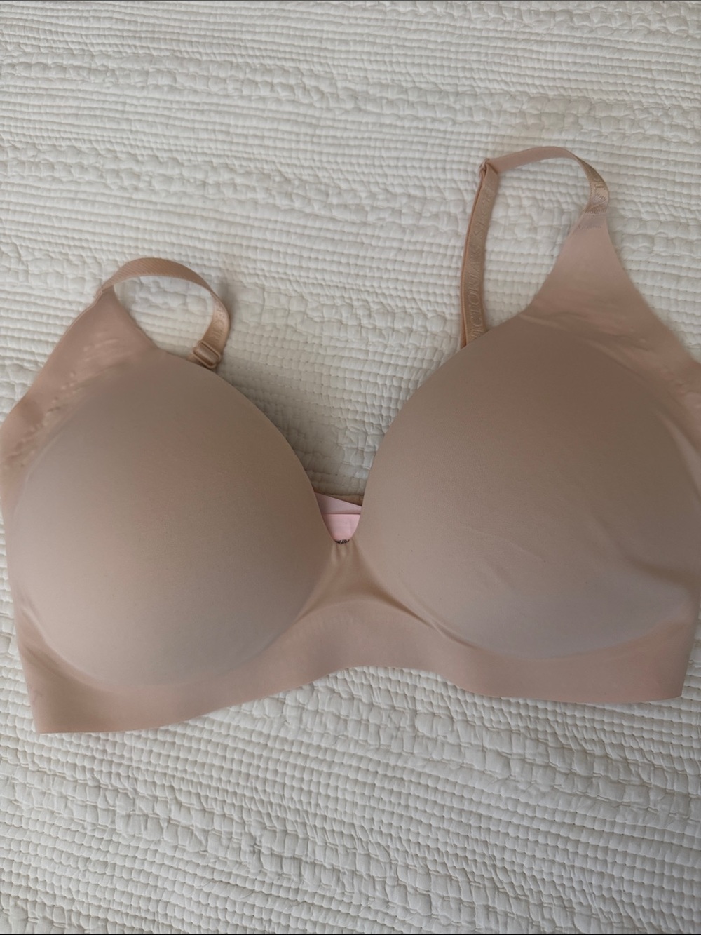 Victoria's Secret Light Nude Smooth Molded T-Shirt Bra